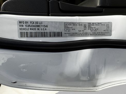 Used 2021 Jeep Grand Cherokee Laredo X image 33