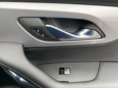 Used 2022 Chevrolet Blazer LT image 9