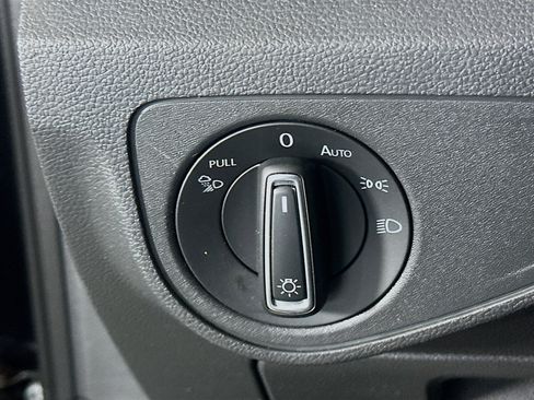 Used 2023 Volkswagen Atlas Cross Sport SE image 17