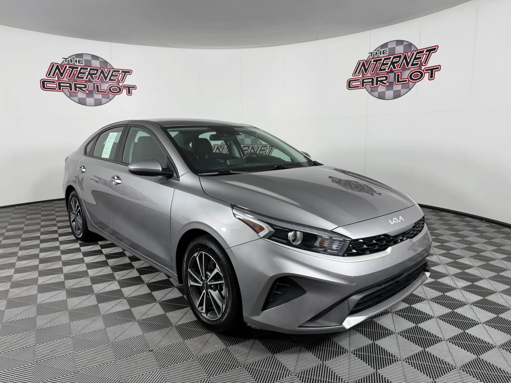 Used 2023 Kia Forte LXS FWD image 9