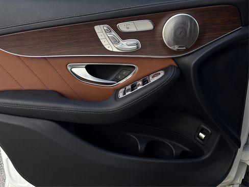 Used 2023 Mercedes-Benz GLC 300 4MATIC Coupe image 21