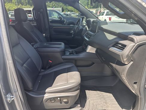 Used 2022 Chevrolet Suburban LT AWD/4WD image 14