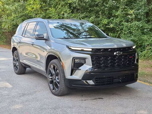 New 2027 Chevrolet Traverse RS FWD image 2