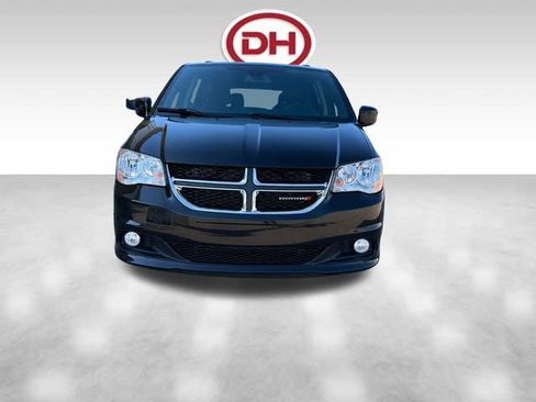 Used 2020 Dodge Grand Caravan SXT w/ Driver Convenience Group FWD image 4