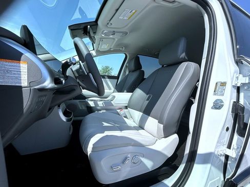 New 2026 Hyundai Ioniq 9 SEL AWD/4WD image 10