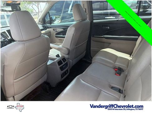 Used 2017 Honda Pilot Touring image 11