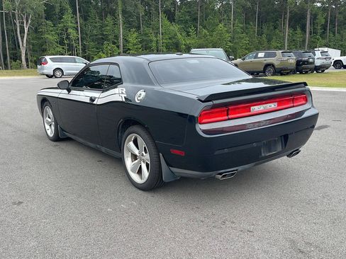 Used 2013 Dodge Challenger R/T RWD image 5