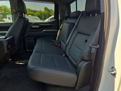 Used 2023 Chevrolet Silverado 1500 LT Trail Boss w/ LT Trail Boss Premium Package AWD/4WD image 7
