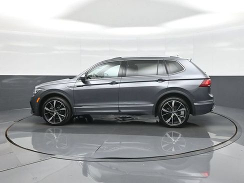 Used 2023 Volkswagen Tiguan SEL R-Line AWD/4WD image 4