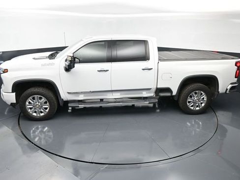 Used 2024 Chevrolet Silverado 2500 High Country w/ Z71 Off-Road Package AWD/4WD image 17