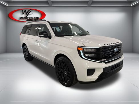 New 2026 Ford Expedition Platinum w/ Stealth Performance Package AWD/4WD image 3