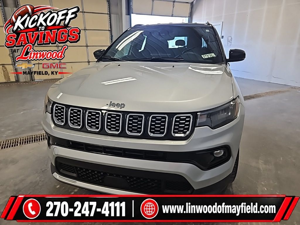 Used 2025 Jeep Compass Limited AWD/4WD image 3