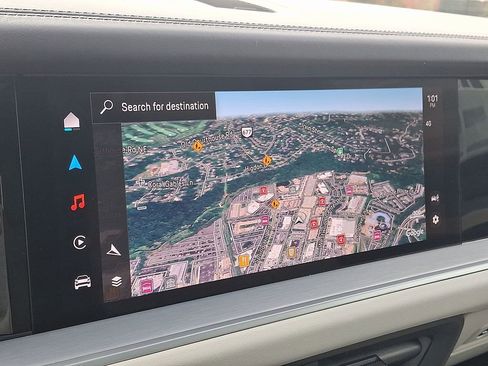 Used 2025 Porsche Cayenne image 19