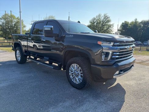 Used 2023 Chevrolet Silverado 3500 High Country AWD/4WD image 4