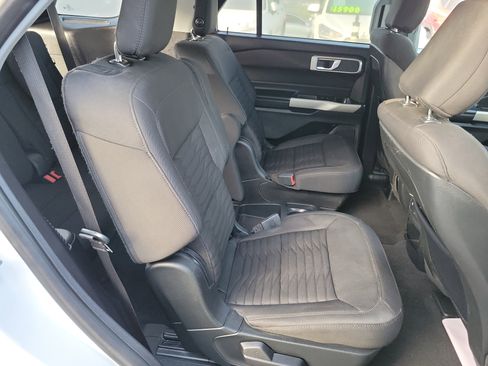 Used 2020 Ford Explorer XLT image 20