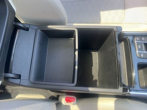Certified 2025 Kia Sorento SX AWD/4WD image 25