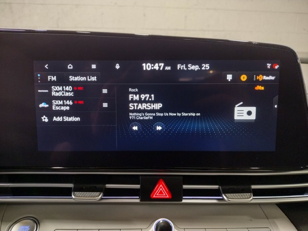 Certified 2024 Hyundai Elantra Limited FWD image 32