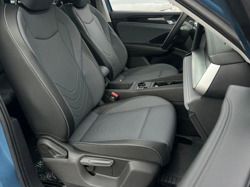 New 2026 Volkswagen Tiguan SE image 9