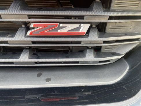 Used 2021 Chevrolet Silverado 1500 LT Trail Boss w/ Bed Protection Package image 3