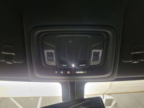 Used 2021 GMC Sierra 2500 AT4 image 16