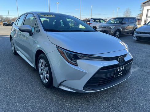 Used 2024 Toyota Corolla LE image 9
