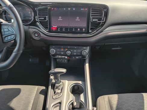Used 2025 Dodge Durango GT AWD/4WD image 11
