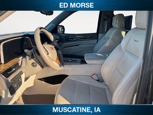 Used 2023 Cadillac Escalade Sport Platinum AWD/4WD image 9