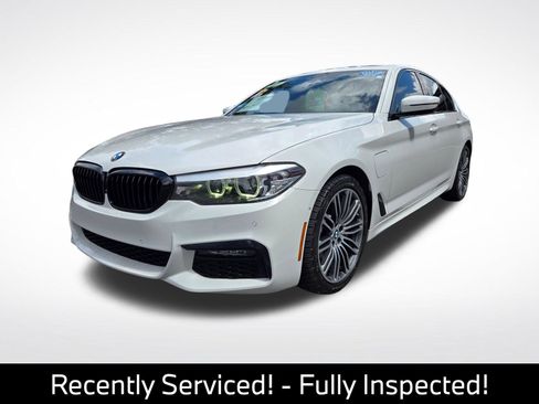 Used 2019 BMW 530e w/ M Sport Package RWD image 3