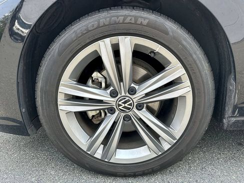 Used 2024 Volkswagen Jetta SE FWD image 11