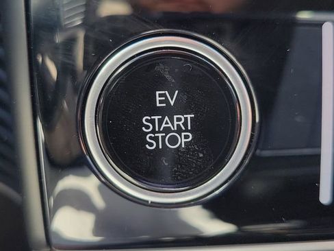 Used 2025 Hyundai Ioniq 5 SEL image 31