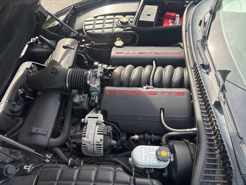 Used 2004 Chevrolet Corvette Convertible w/ Preferred Equipment Group RWD image 18