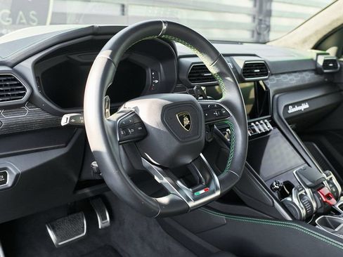 Used 2021 Lamborghini Urus image 33