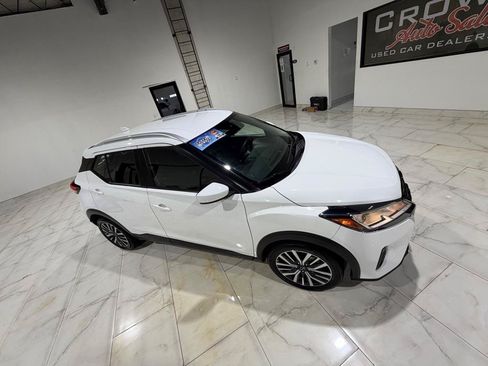 Used 2022 Nissan Kicks SV FWD image 6