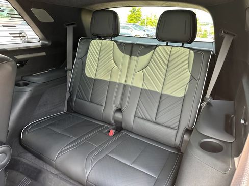 Used 2026 Cadillac Vistiq Luxury w/ LPO, Floor Liner Package AWD/4WD image 36