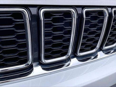 Certified 2025 Jeep Grand Cherokee Limited image 25