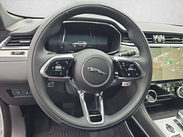 Used 2026 Jaguar F-PACE R-Dynamic S AWD/4WD image 15