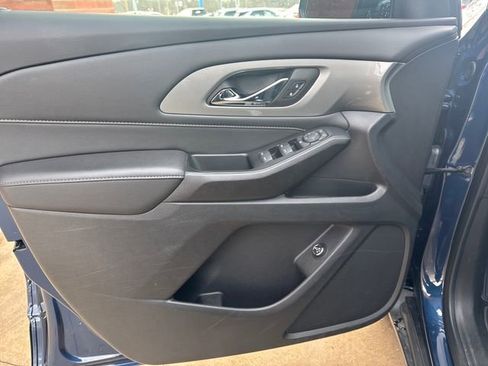 Used 2023 Chevrolet Traverse LT image 14