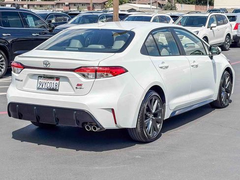Used 2026 Toyota Corolla SE FWD image 4
