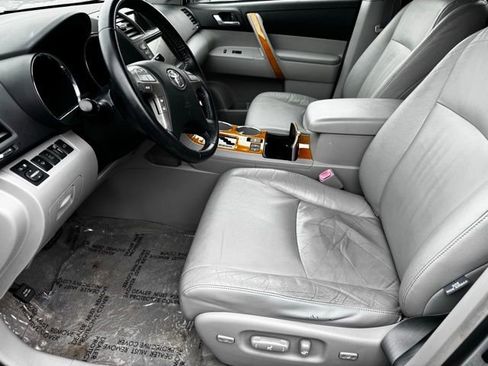 Used 2010 Toyota Highlander Limited image 5