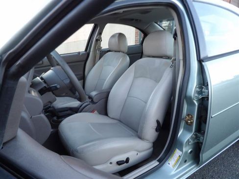 Used 2005 Chrysler Sebring Touring w/ Leather Value Pkg image 21