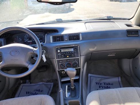 Used 2001 Toyota Camry LE image 10
