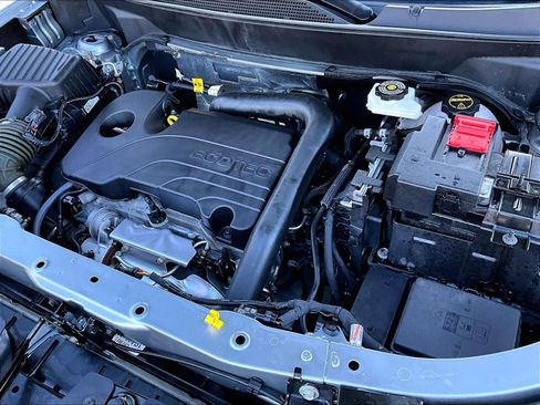 Used 2025 Chevrolet Equinox LT w/ Convenience Package II image 35