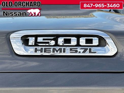 Used 2019 RAM 1500 Laramie AWD/4WD image 7