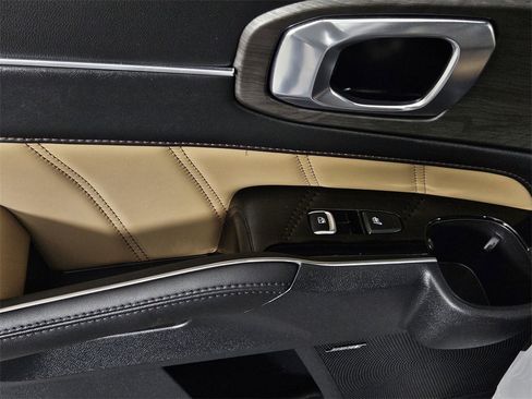 Used 2024 Kia Sorento SX Prestige w/ Olive Brown Leather Package image 31