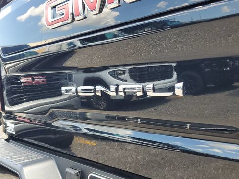 New 2026 GMC Sierra 2500 Denali w/ Technology Package AWD/4WD image 9
