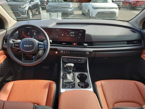 New 2026 Kia Carnival EX image 18