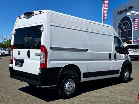 Used 2025 RAM ProMaster 2500 FWD image 4