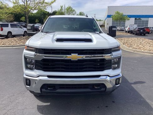 Used 2025 Chevrolet Silverado 2500 LT w/ Convenience Package AWD/4WD image 5