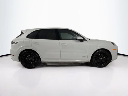Certified 2025 Porsche Cayenne GTS AWD/4WD image 8