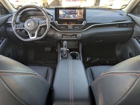 Used 2025 Nissan Altima 2.5 SR w/ SR Premium Package image 28